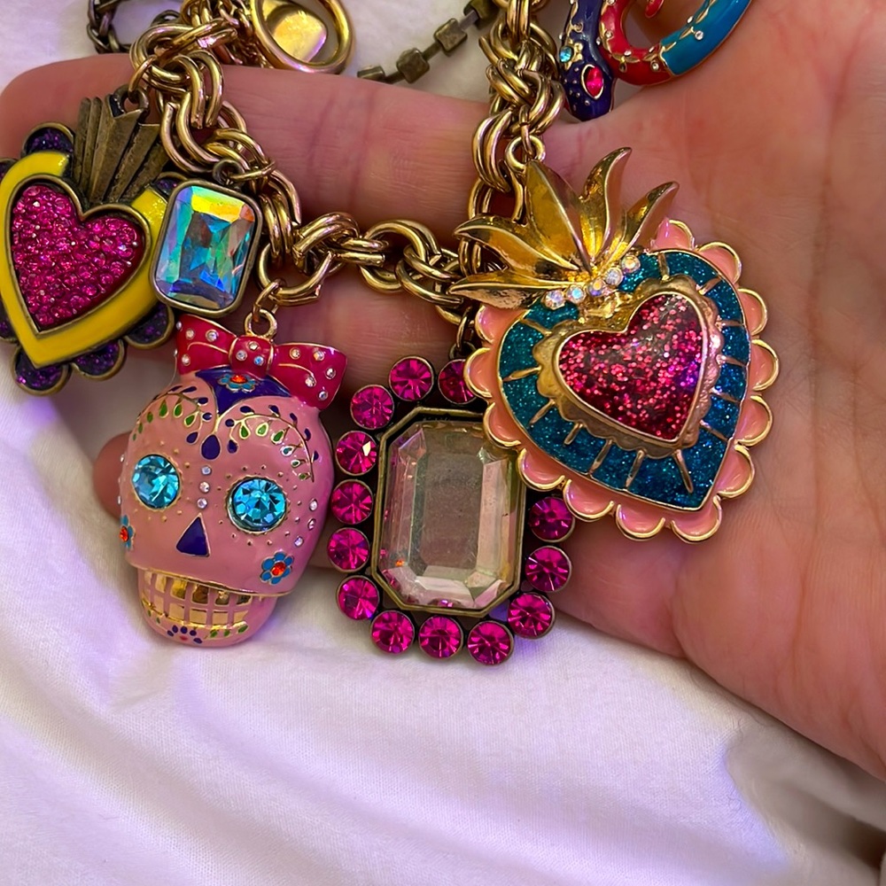 Vintage Betsey Johnson Pink sugar skull charm bracelet - Picture 12 of 12